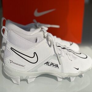 NEW Nike Kid's Alpha Menace 3 Shark Mid Football Cleats, Size 3.5Y